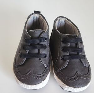 Children's Place Grey Soft Sole Shoes Sz 6-12month